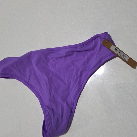Skims Purple Thong - Picture 3 of 3